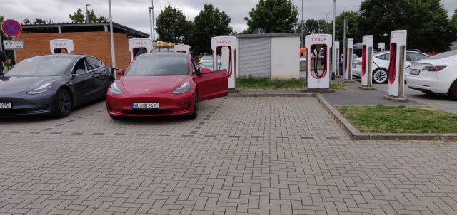 Tesla SuperCharger in Busdorf