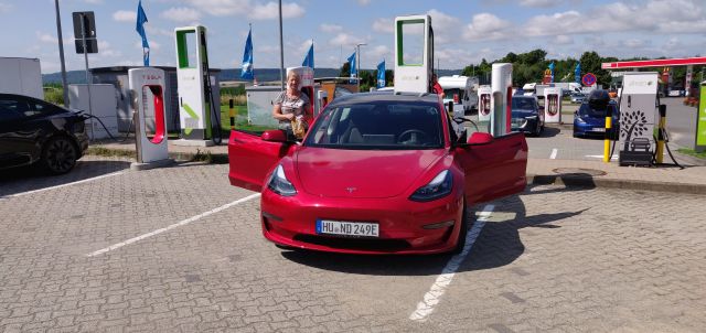 Tesla SuperCharger in Rhüden